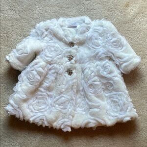 Blueberi Boulevard Elegant White Faux Fur Coat- Size 3-6 Months Like New
